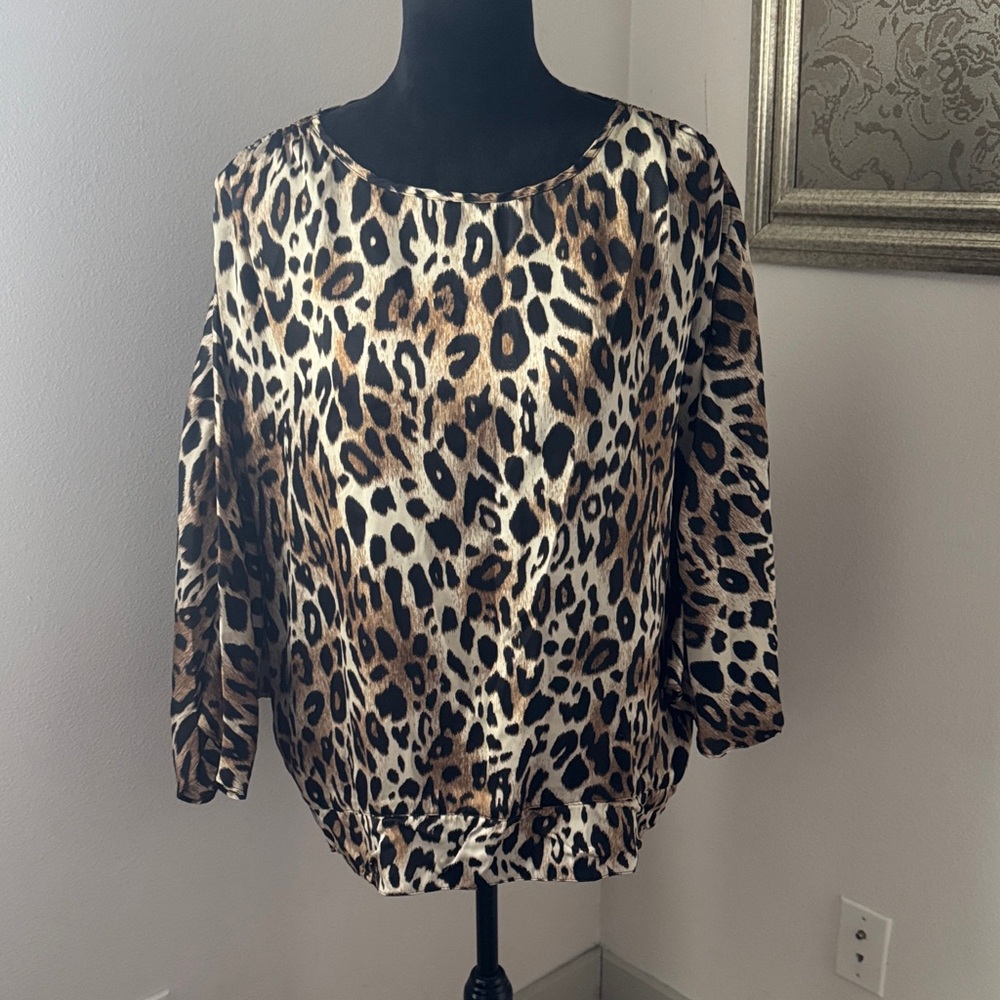 Chico’s Leopard / animal Print dolman sleeves Women's Top blouse Sz L / 12